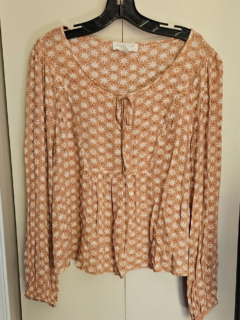 Wild SKYES Rust Floral Peasant Blouse with Tie-Neck Sz XL